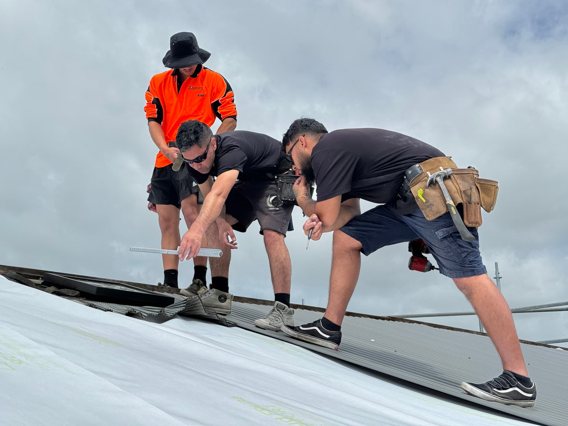 Edwards & Hardy experts working on a New Zealand home