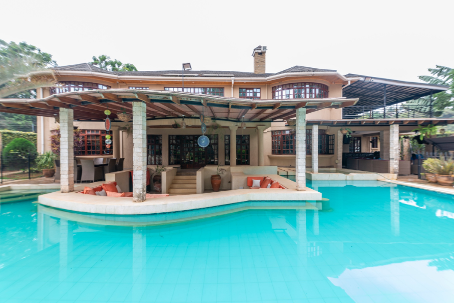9bdrm Mansion in Ridgeways Gardens