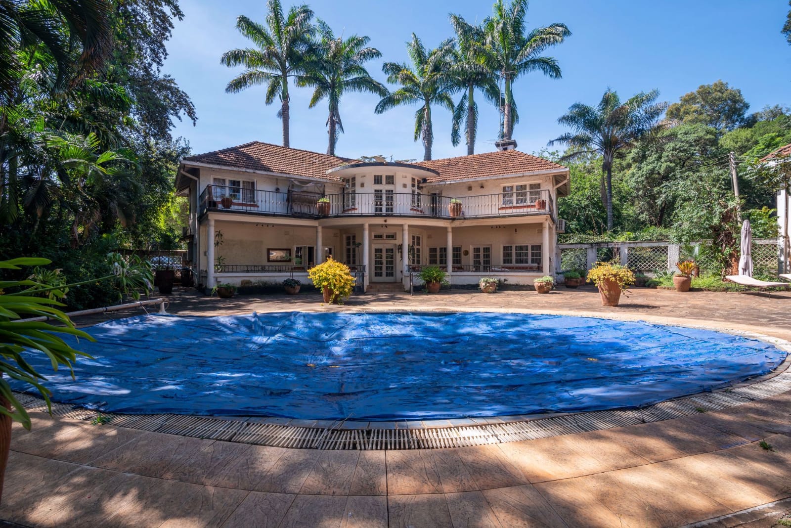 3bdrm Mansion in 3 Acres Muthaiga