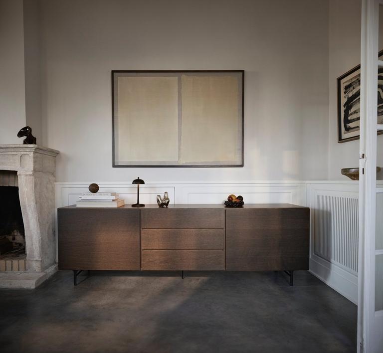 York Hill: Modern Showroom