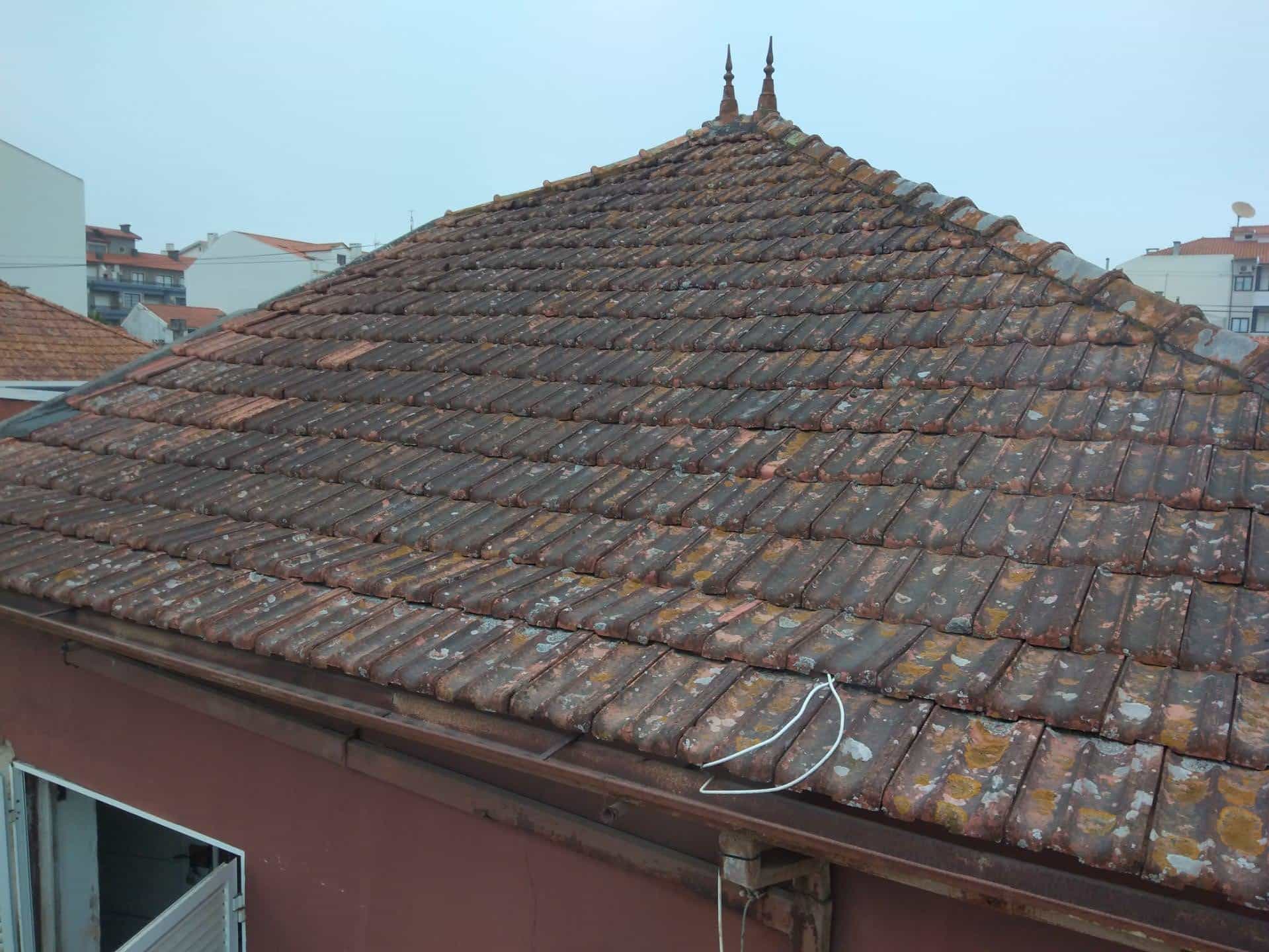 Lavagem de Telhados com SoftWash Systems