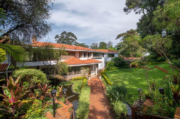 3bdrm Mansion in 3 Acres Muthaiga - Image 3