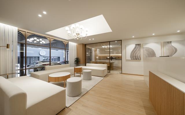 HOTEL GRAY