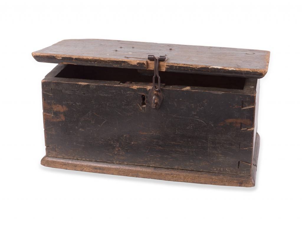 Transportation Box. 2016 © Photograph by Simon Hill (Courtesy of the OPW)