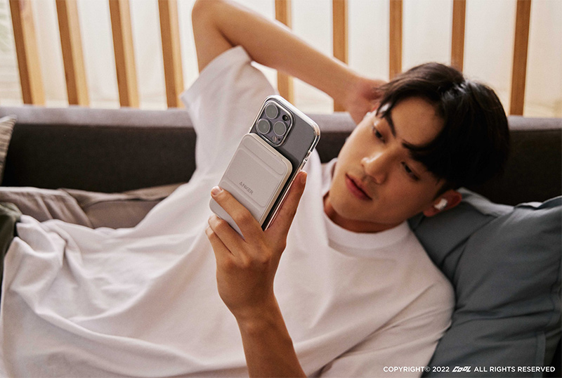 不能只有手機好看！「這款」玩色行動電源，打造你的專屬潮時尚